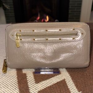 Louis Vuitton Grey Suhali Leather Zip Continental Wallet